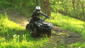 2015-kawasaki_brute_force_300_test_downhill_turn