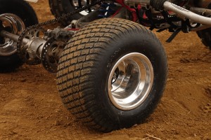 hi-run_turf_saver_3-wheeler_race_tire_test_02